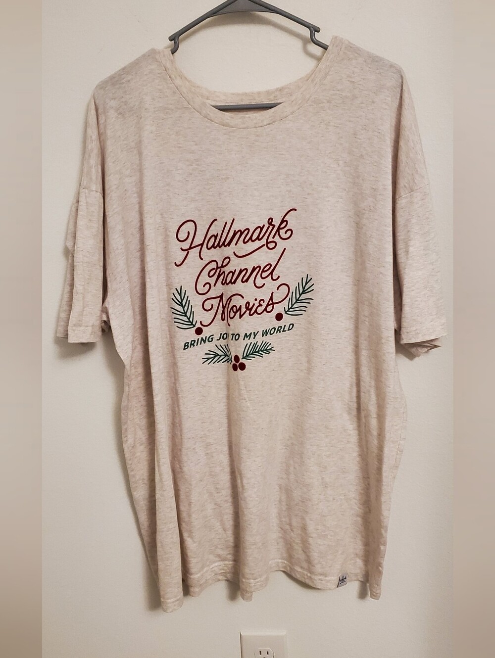Hallmark Channel Movies Tee - Cream with Red & Green Print Holiday Christmas XXL